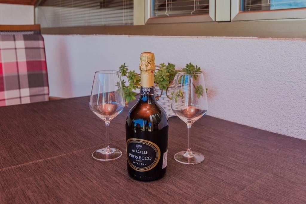Apartment Roko - Up To 4 People With Free Parking Zara Esterno foto