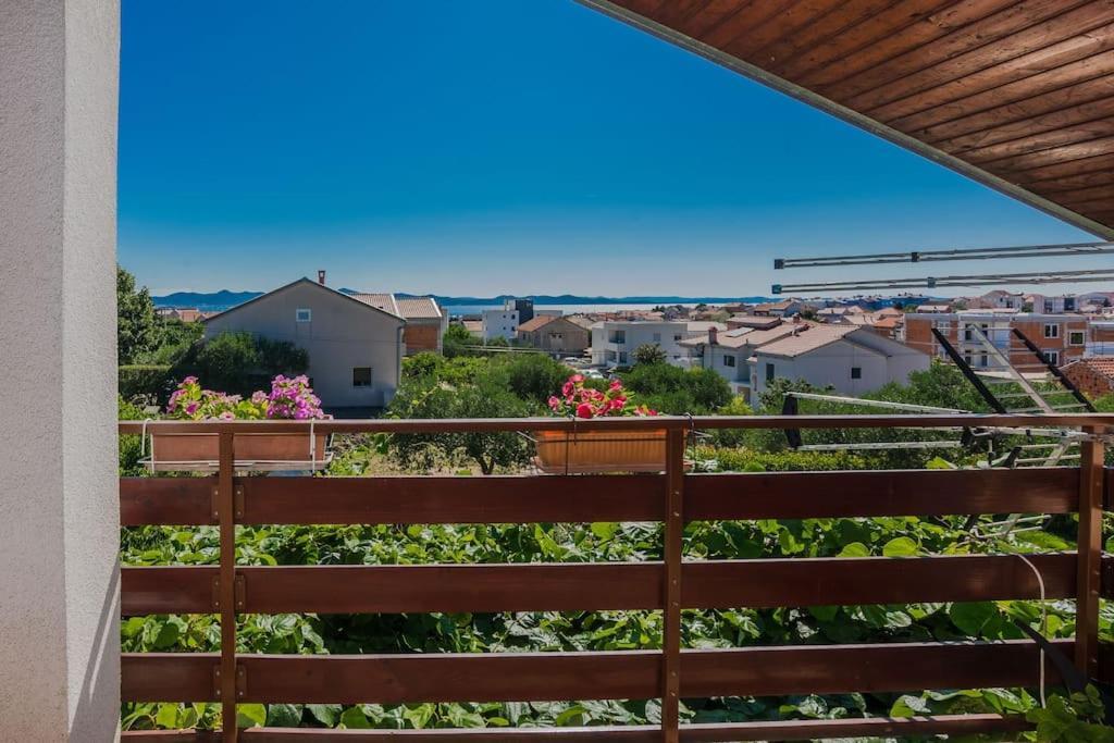 Apartment Roko - Up To 4 People With Free Parking Zara Esterno foto